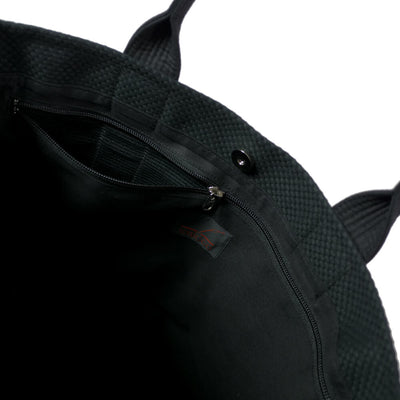 Interior pocket with zipper